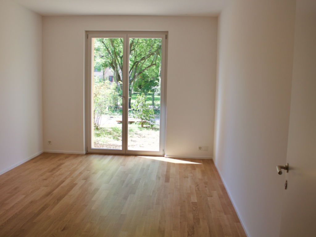 2 Zimmer mit Parkettboden